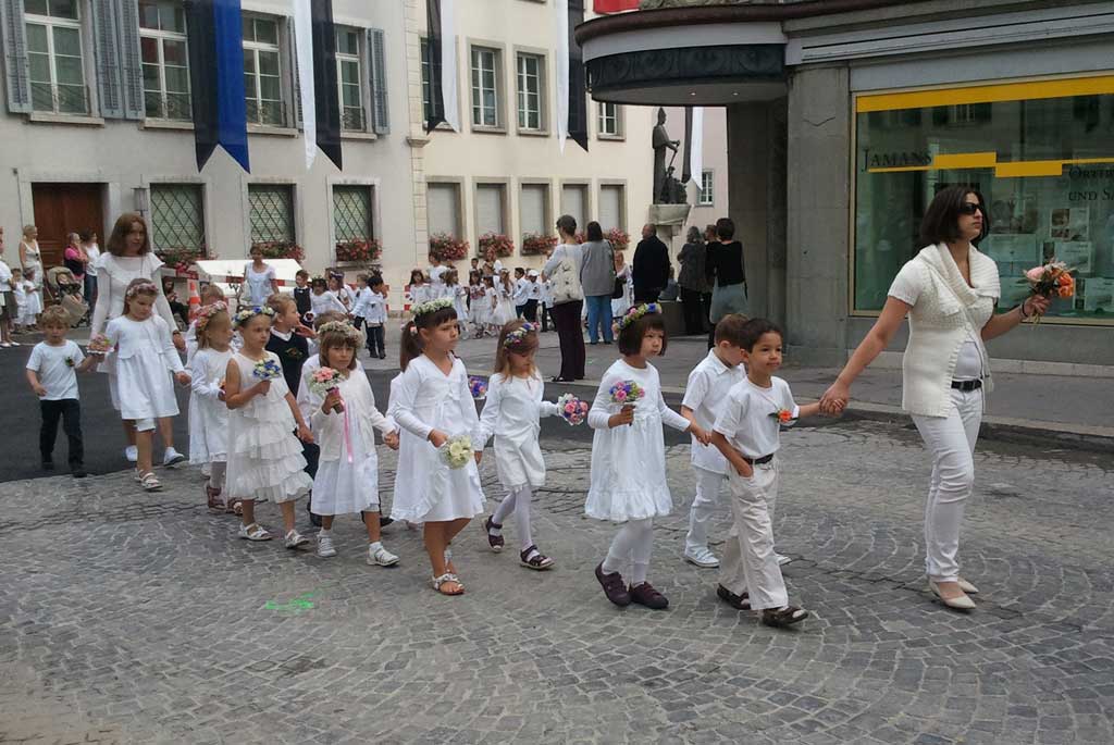 Umzug der Schulklassen in der Aarauer Altstadt beim Maienzug 2011 © Karin Janz, 2011