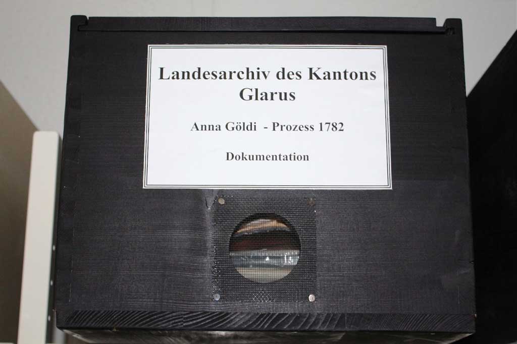 Wieviel bleibt von einem Menschenleben?: Kiste eins der Göldi-Akten im Landesarchiv des Kantons Glarus © Heinrich Speich, 2011