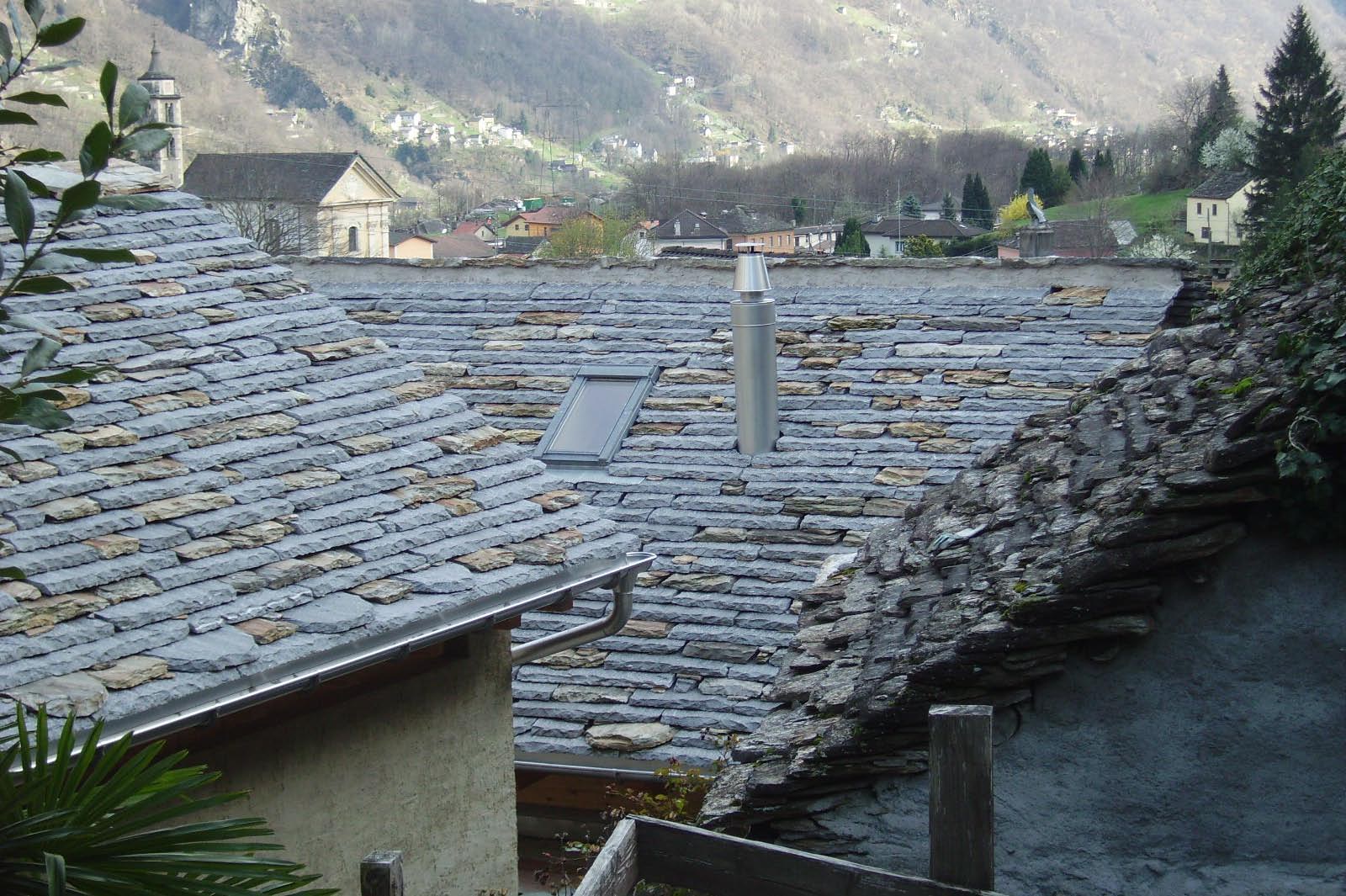 Bleniotal: Die alten Steinplatten werden zu 30-40% wiederverwertet © Reto Cittadini