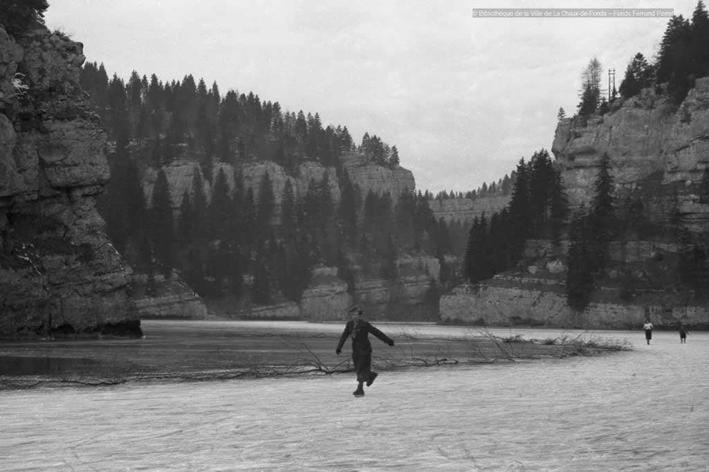 Landschaft und Schlittschuhläufer (1930er- bis 1950er-Jahre) © Fernand Perret/Département audiovisuel de la Bibliothèque de la Ville de La Chaux-de-Fond