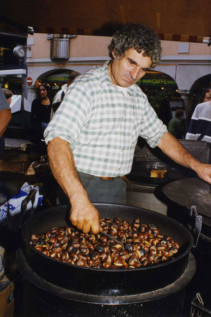 Marroniverkäufer auf der Piazza Dante, Lugano