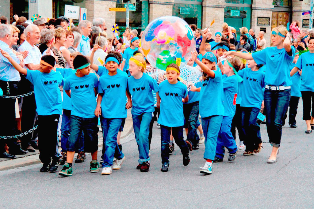 Umzug in Chur zum Thema «Erfindungen und Entdeckungen der Menschheit» © Pit Wolf, 2010