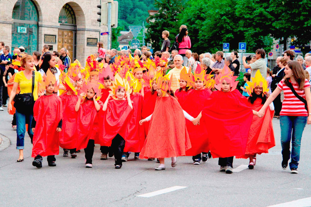 Umzug in Chur zum Thema «Erfindungen und Entdeckungen der Menschheit» © Pit Wolf, 2010