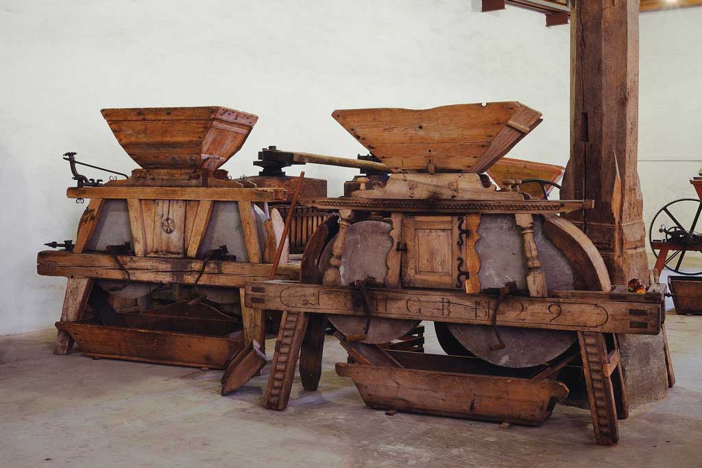 Thurgauer Röllsteinmühlen von 1791 (links) und 1829 aus Egnach © Alexander Troehler