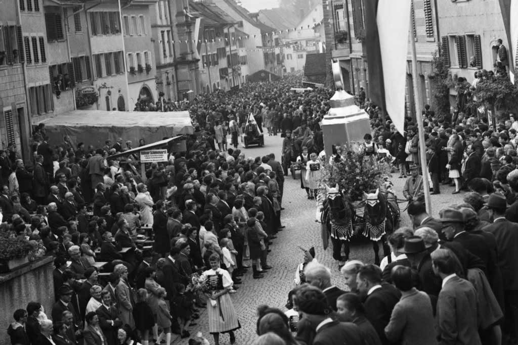 Festumzug am Hallauer Herbstsonntag 1968 © Bruno und Eric, Schaffhausen 1968/Stadtarchiv Schafhausen