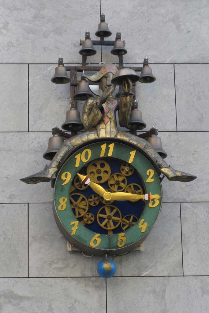 Uhr mit 11 Ziffern © Melissa Dettling, Solothurn, 2011