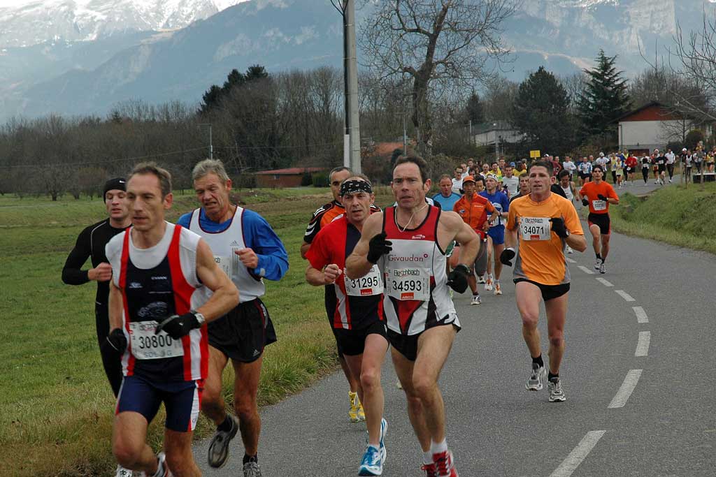 Following in the footsteps of the Duke of Savoy, an army of runners launch a peaceful assault on Geneva. © Association Course de l'Escalade, 2007