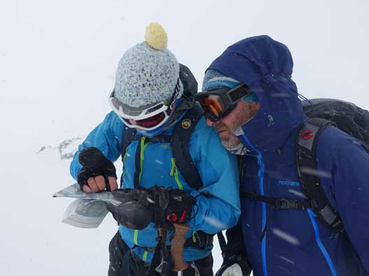 Training for avalanche rescue in the Gemmi region, 14 January 2017 © Bruno Hasler