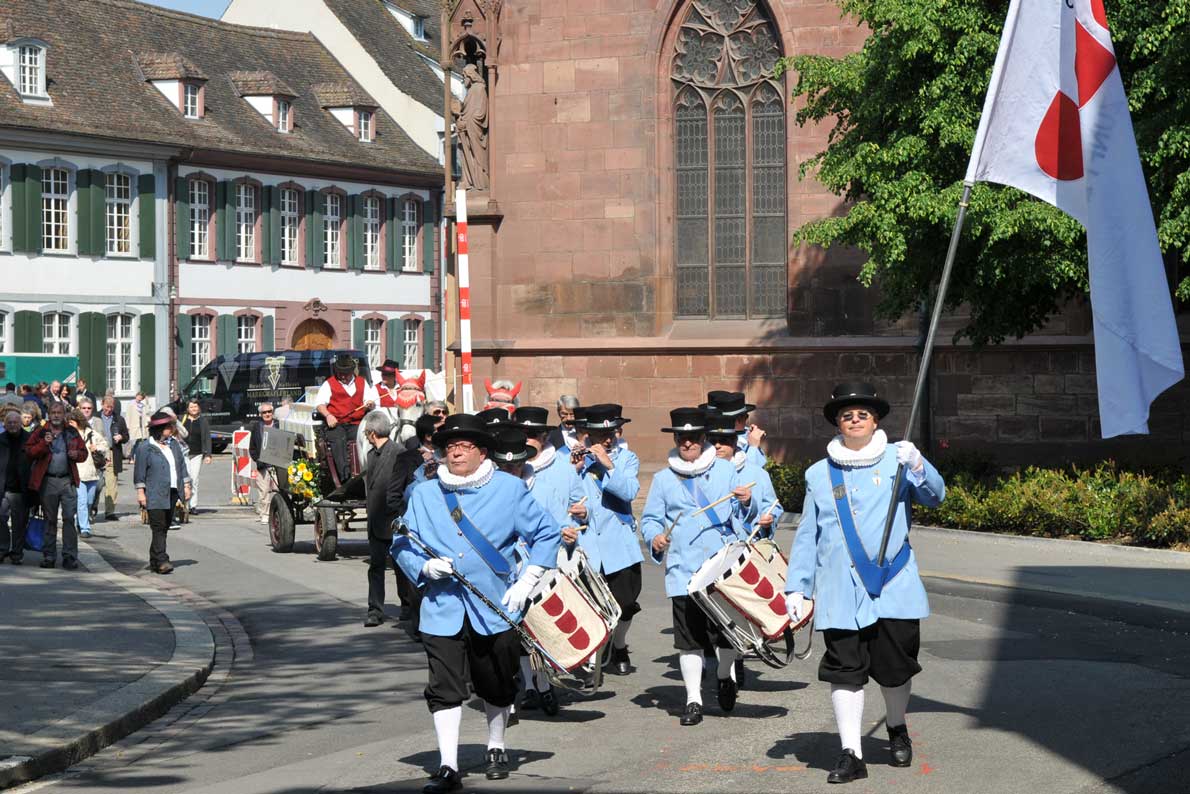 Presentation of the state wine accompanied by the drums of the honourable guild “Zum Himmel”, 2010 © Juri Weiss/www.bs.ch/bilder