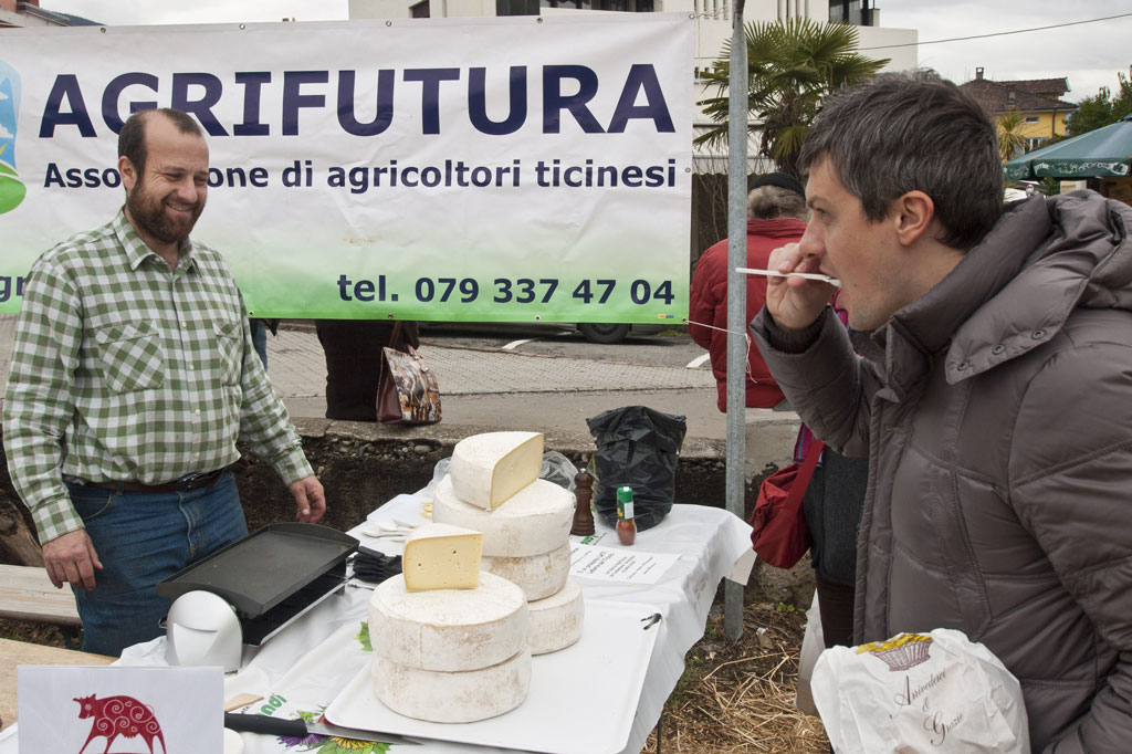 Tasting of local cheese varieties © Stefano Crivelli, 2011