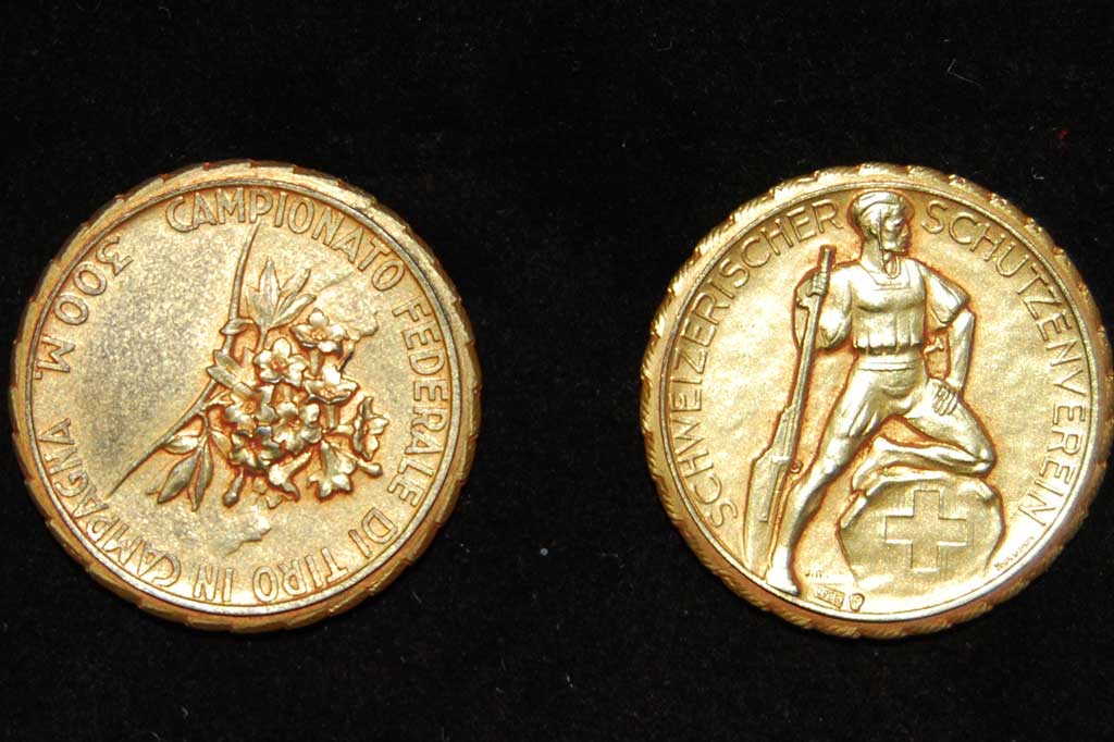 2. Gold medal from 1944 (300-metre rifle) and 1948 (50-metre). © Schweizer Schützenmuseum Bern (Cornelia Weber)