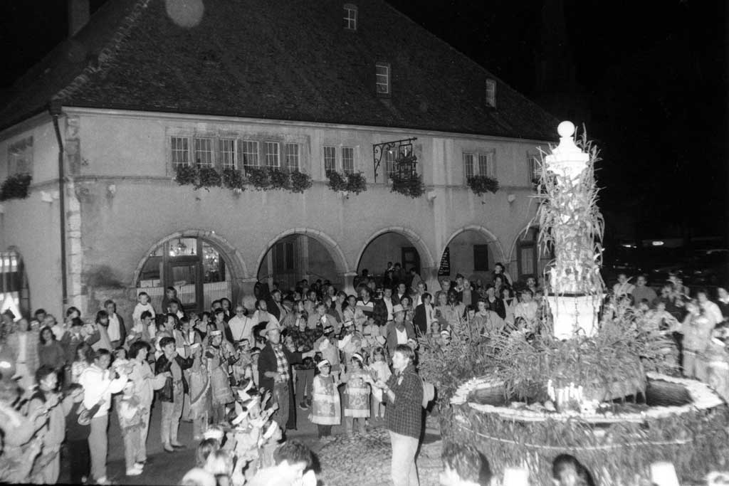 “Picoulet” outside the Hôtel des Six-Communes © Fonds l’Express/Département audiovisuel de la Bibliothèque de la Ville de La Chaux-de-Fonds