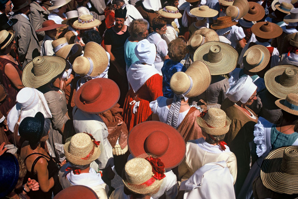 Saint-Martin’s hats, Winegrowers’ Festival in Vevey, 1999 © Philippe Pache / Confrérie des Vignerons