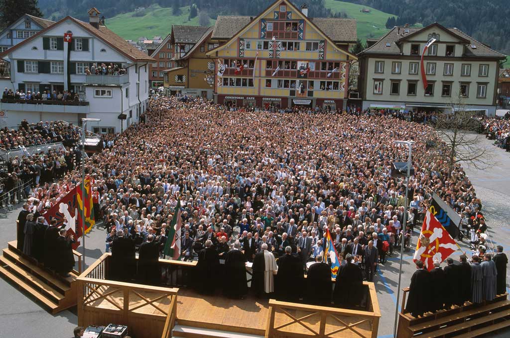 Appenzell Cantonal Assembly with the assembly stage in the foreground © Marc Hutter/Kanton Appenzell Innerrhoden, 2002