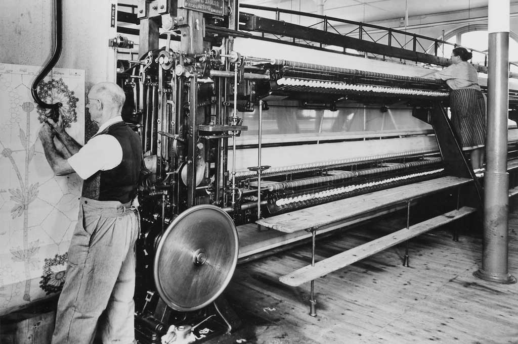 Schiffli machine embroiderers, around 1958 © Textilmuseum St.Gallen