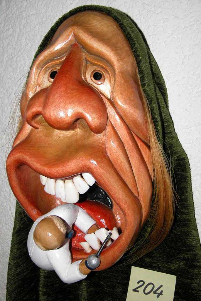 «S’Zahnärztli» (the dentist), fantasy mask © Schnitzer: Bruno Bless, Flums, 2007