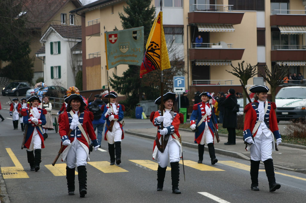 The Battle of Villmergen group in the 2008 parade with two plaited loaves in the background © Priska Lauper, 2008