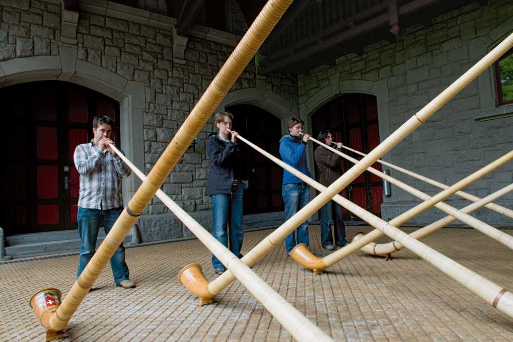 Alphorn playing at Lucerne University of Applied Sciences. It is the only higher education institution in Switzerland to offer a degree course in traditional music © Reflector Visuelle Gestaltung Luzern