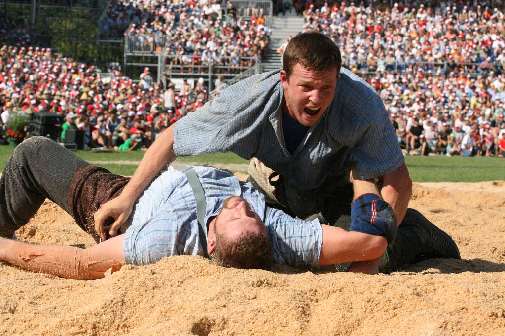 Swiss Wrestling and Alpine Games Festival, 2010, Frauenfeld (canton of Thurgau): Beat Clopath lets out a victory cry © Peter Bruhin/NOSV