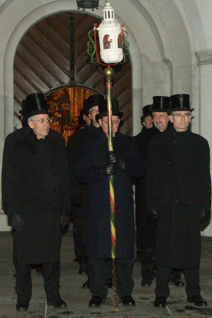 The Brotherhood of St Sebastian assembled in front of St Martin’s Church © Sebastiani-Bruderschaft, Rheinfelden, 2007