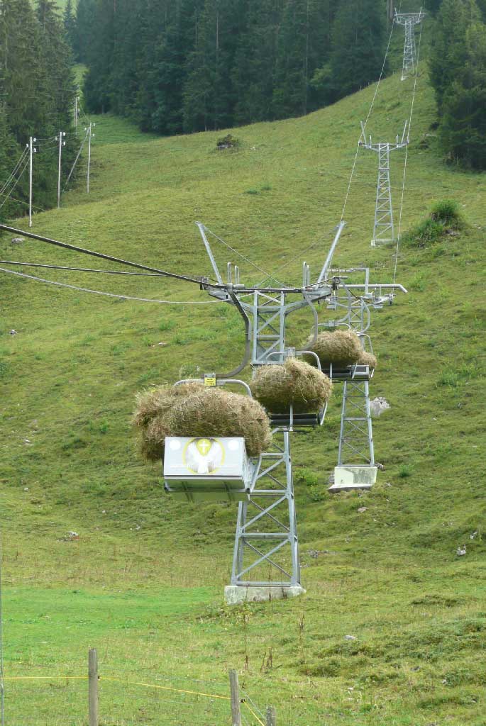 Transporting the hay on a chairlift from Haldigrat down to the Alpboden station, Nidwalden, 2009 © Kurt Mathis