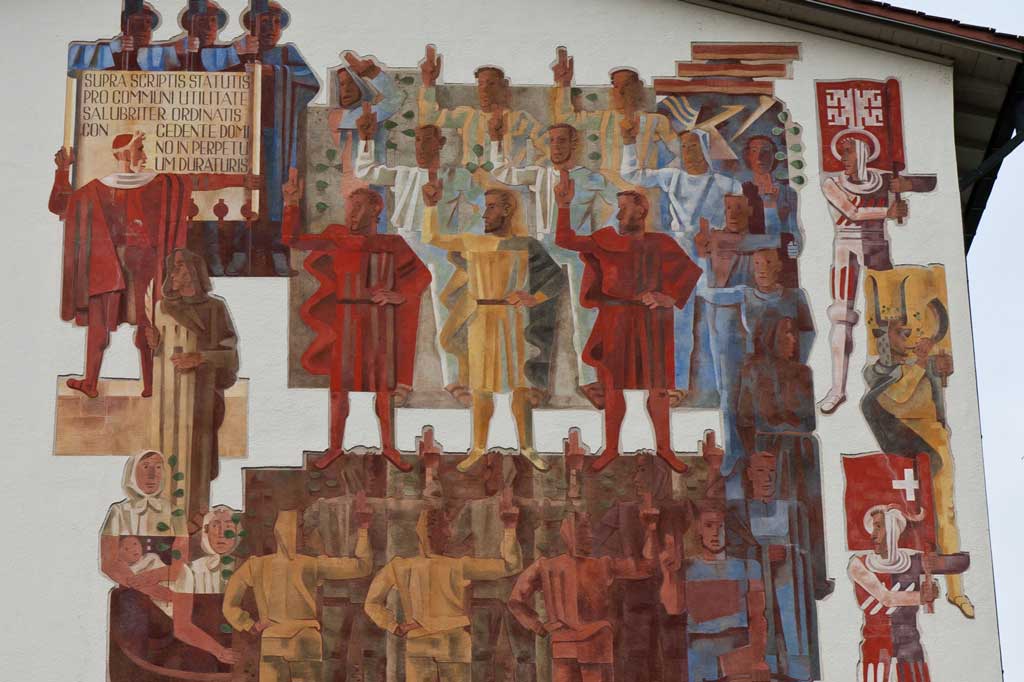 Façade painting from 1936 depicting the Rütli Oath, at the entrance to the Museum of Swiss Charters in Schwyz, 2011 © Marius Risi, Engelberg