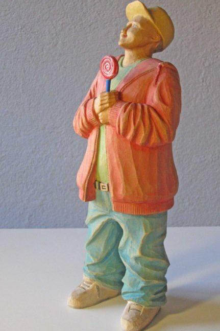 Figurine, student’s work, 2010 (painted limewood, 30 cm high) © Schule für Holzbildhauerei Brienz