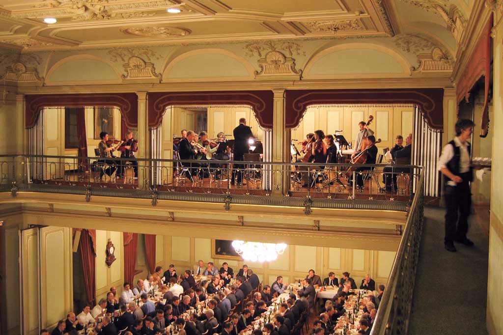Le repas des connétables avec l’orchestre de la ville de Frauenfeld © Richard Wagner, 2006