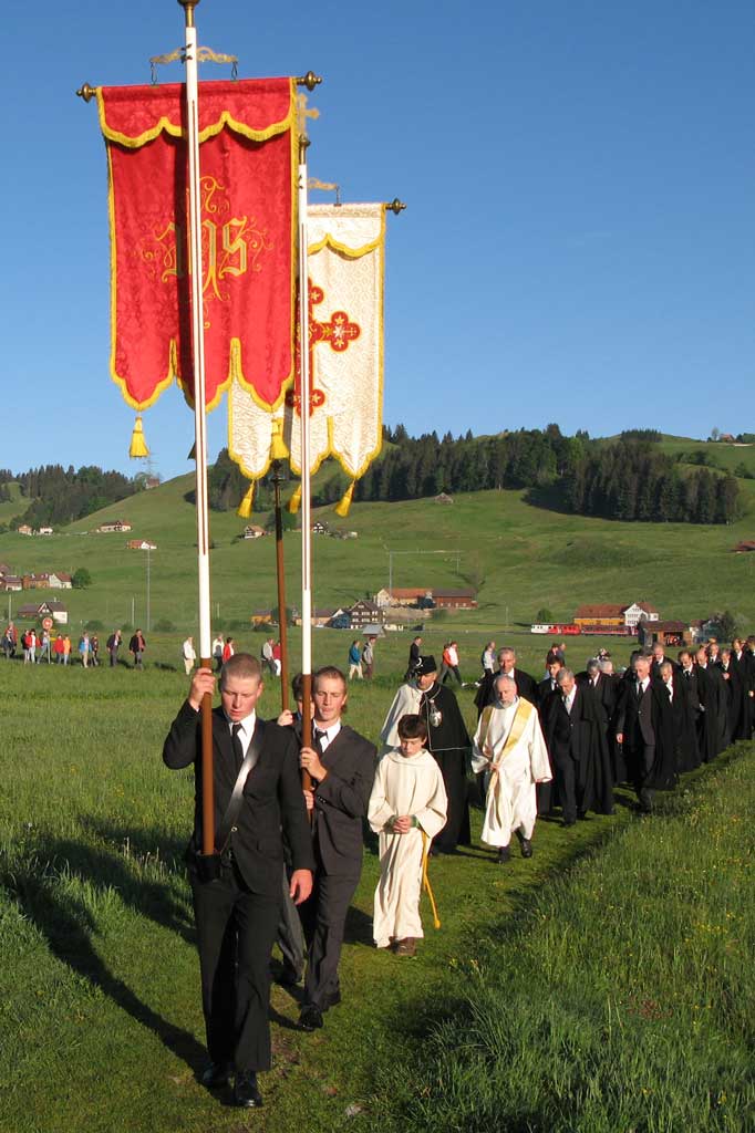 Le pèlerinage sur le Möserweg, un peu après le lieu de rassemblement © Paul Broger, 2007/Kanton Appenzell Innerrhoden