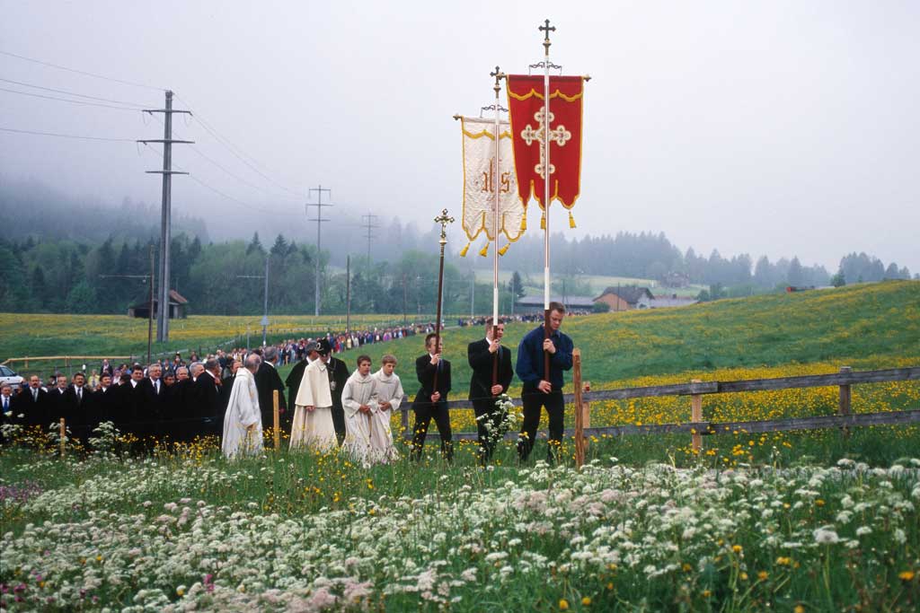 Le pèlerinage peu avant l‘arrivée à la chapelle © Paul Broger, 2007/Kanton Appenzell Innerrhoden