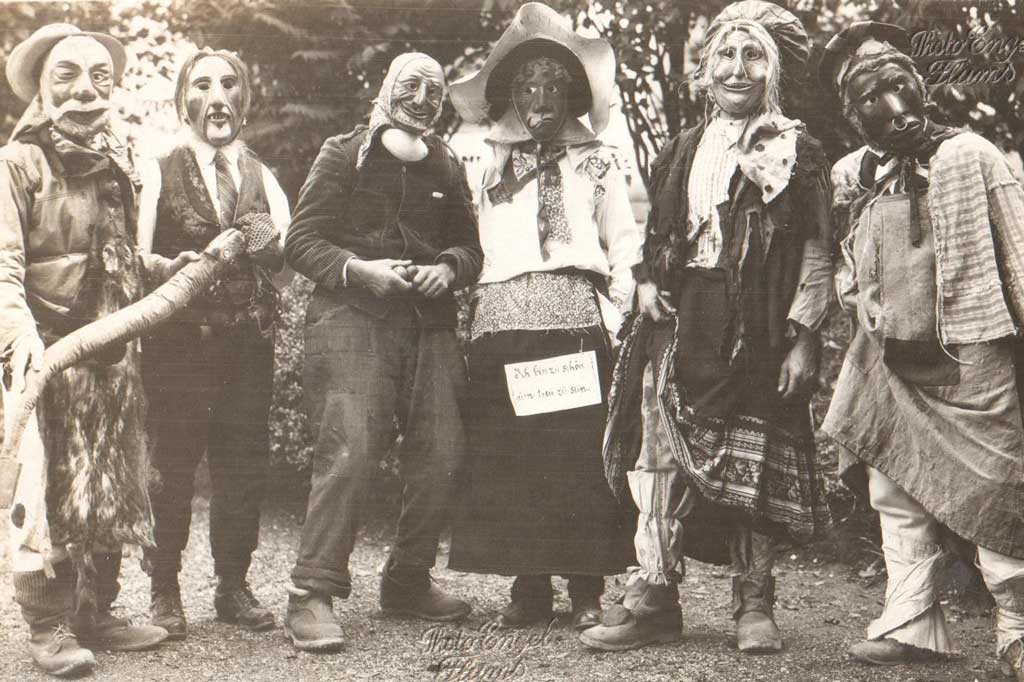 Carnaval de rue vers 1927