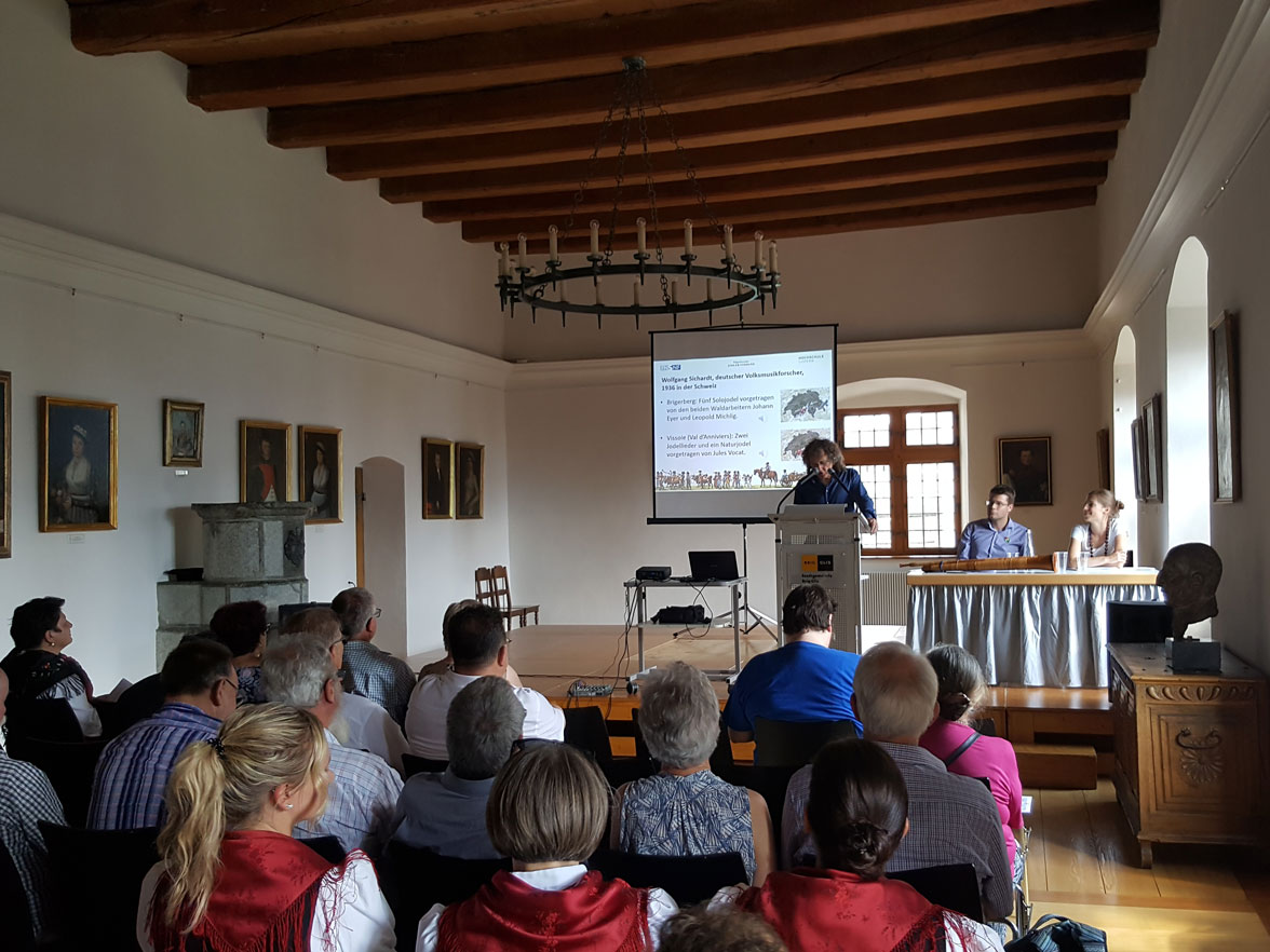 Le deuxième Forum des yodleurs de Haute École de Lucerne et de l’Association fédérale des yodleurs à la Fête fédérale de yodel à Brig-Glis 2017 dédié à la question des relations entre le cor des Alpes et le yodel © Marc-Antoine Camp