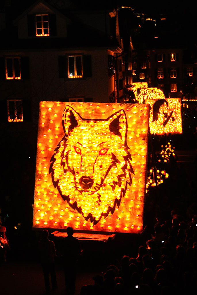 « Tête de loup » du UHC Greenlight, « Steve Lee » de la deuxième année secondaire, « Tête de tigre » de la société de gymnastique Satus © André Springer, Horgen, 2010