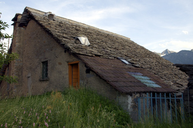 Sobrio, Val Leventina: toit de « piode » avant réfection © Reto Cittadini