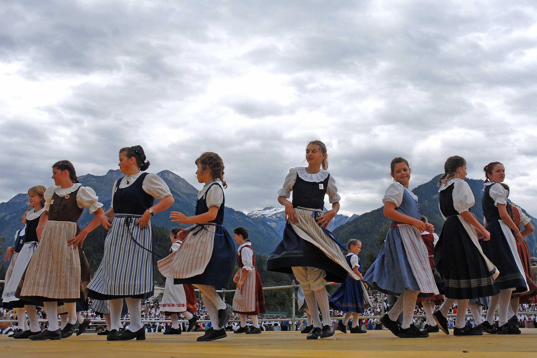 Danse en costume à la fête d’Unspunnen en 2006 © Steiner/Verein Schweizerisches Trachten- und Alphirtenfest Unspunnen