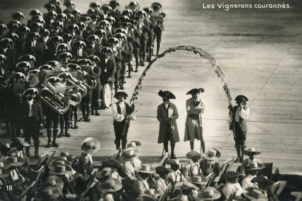Les vignerons couronnés : Fête des Vignerons à Vevey, 1927 © Anonyme/Copyright : Musée de l’Elysée, Lausanne, collection iconographique vaudoise