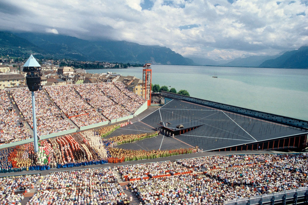 Vue d’ensemble de la Place du Marché, Fête des Vignerons à Vevey, 1999 © Philippe Pache / Confrérie des Vignerons