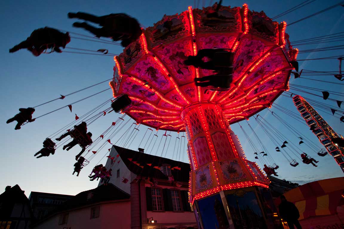 Carrousel sur la Münsterplatz pendant la foire d'automne de Bâle. © Bettina Matthiessen, 2011
