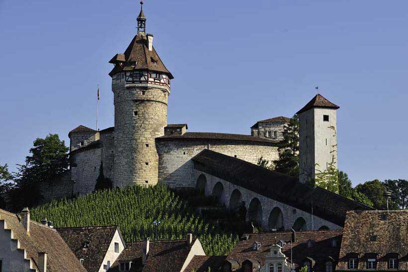 Vue du Munot depuis la ville de Schaffhouse © Schaffhausen Tourismus