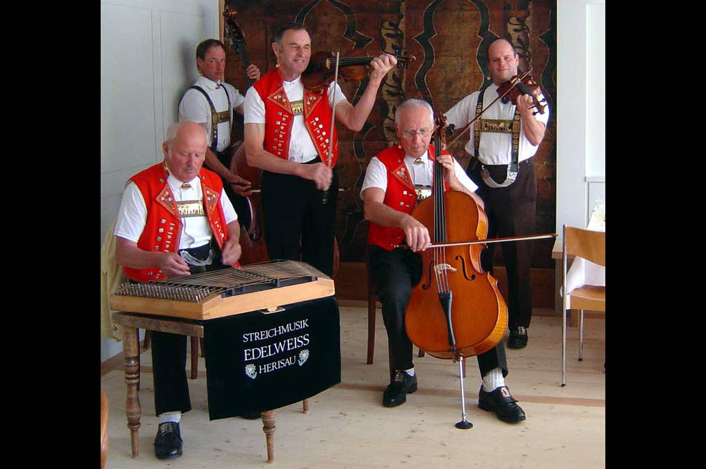L’ensemble à cordes Edelweiss, Herisau, 2007 © Zentrum für Appenzellische Volksmusik