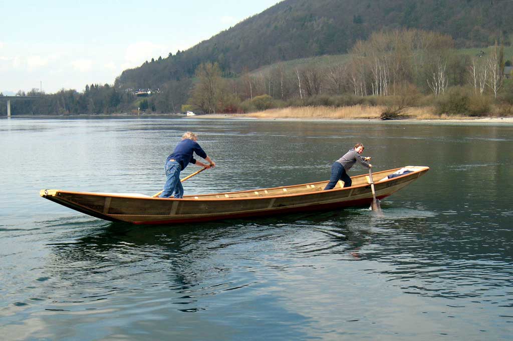 Andrea et Urs Herzig dans leur nouveau weidling construit par Urs Kohler © Sonja Baumann, Schaffhausen, 2008/Stadtarchiv Schaffhausen