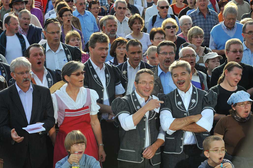 La plus grande chorale chantant 
