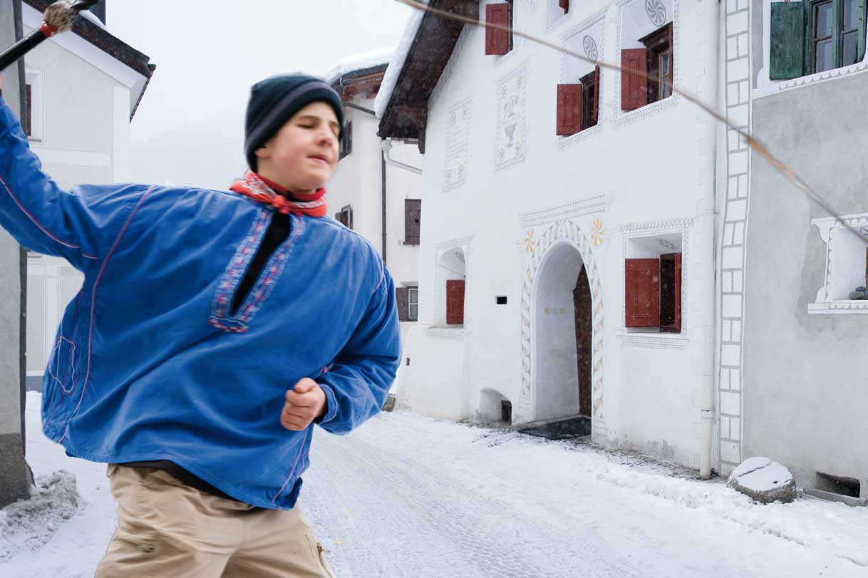 Gara di schiocco di frusta a Scuol © Peter Donatsch/Graubünden Ferien