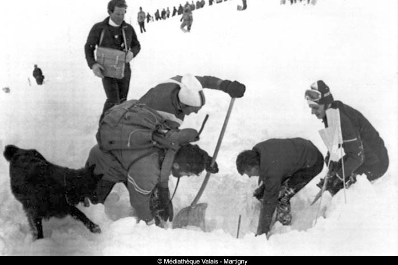 Corso di salvataggio dalle valanghe, 1977 © Médiathèque Valais, Martigny