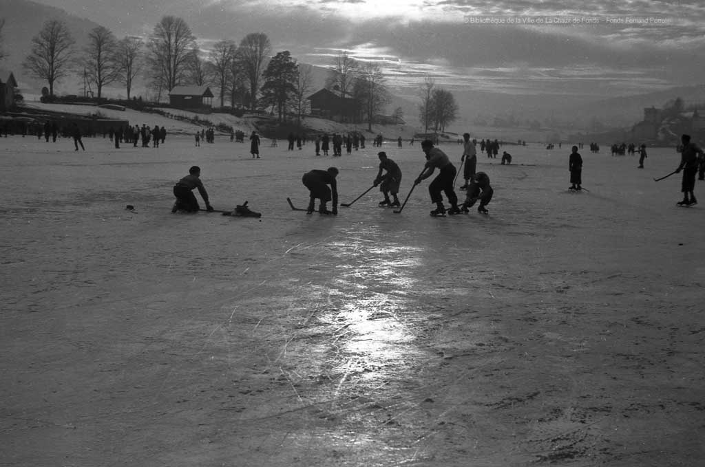 Giocatori di hockey (anni 1930-1950) © Fernand Perret/Département audiovisuel de la Bibliothèque de la Ville de La Chaux-de-Fond
