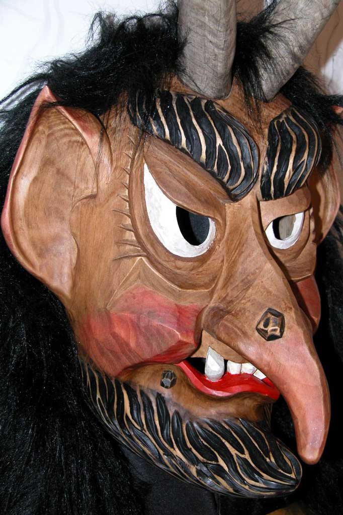 «Sardona-Tüüfel», gruppo mascherato di Pfäfers esistente dal 2003 © Schnitzer: Max Tschus, Walenstadt