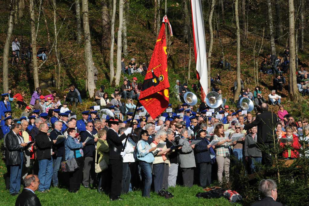 La Societad da chant dal chantun Glaruna accumpogna musicalmain la festa © Heinrich Speich, 2011