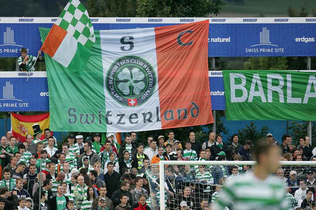 La squadra da Celtic Glasgow che ha giugà al «Uhrencup» 2007 ha in club da fans en Svizra © Uhrencup, 2007