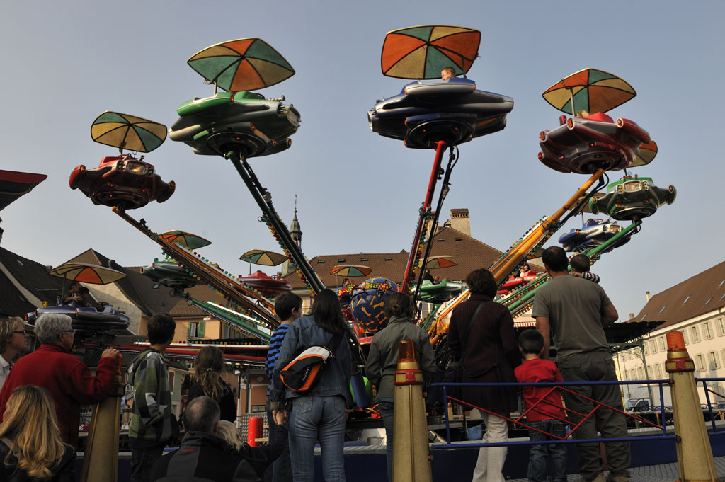 Carussel, plazza da fiera a Bulle, dumengia da Bénichon © Charly Rappo, HEP FR, 2009