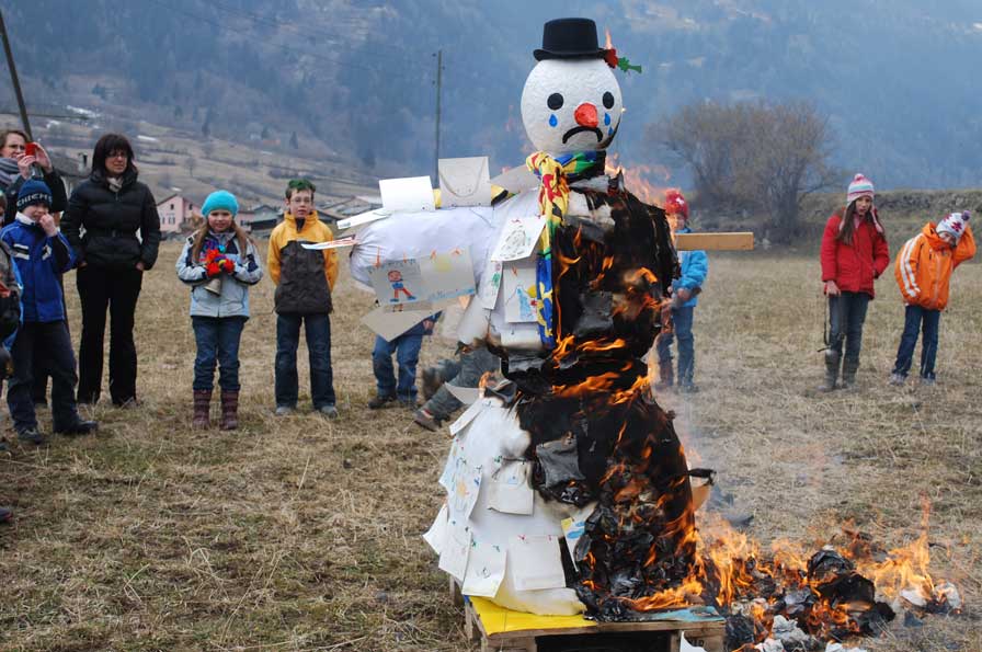 «Pupocc da marz»: l'enviern vegn ars © Nadia Garbellini, Puschlav 2011